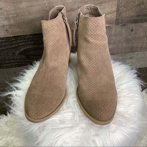 Dolce Vita Janie Perforated Ankle Boots Dark Taupe Suede Booties - Picture 4 of 11